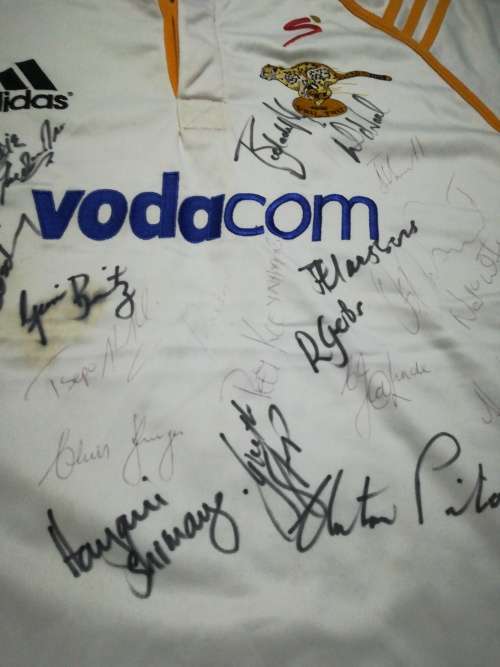 Cheetahs Players issue jersey 2006 signed by Final team players!!