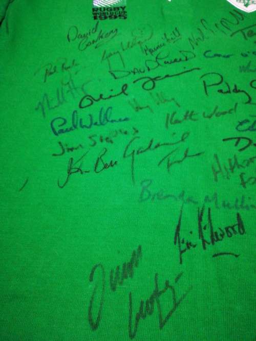 Ireland 1995 RWC Players issue signed jesey Size 44 Rare!!!