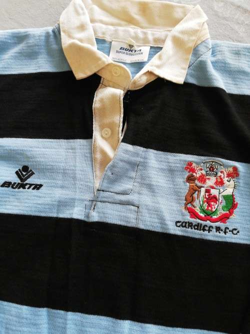 Cardiff Rugby Jersey no 18 Size 42