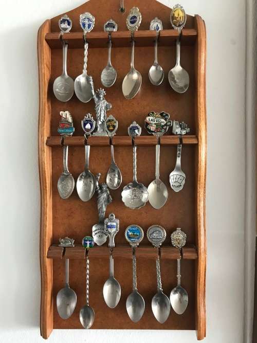 **** COLLECTION OF INTERNATIONAL, SA. and  GOLDEN BIRD SPOONS ****