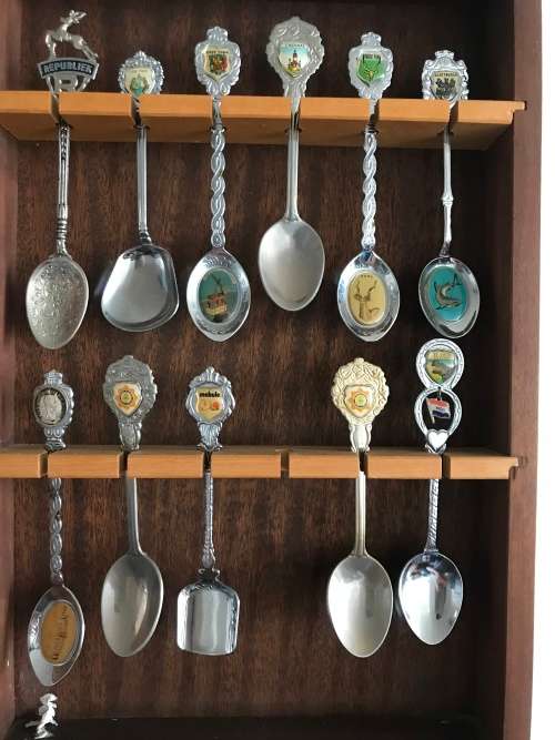**** COLLECTION OF INTERNATIONAL, SA. and  GOLDEN BIRD SPOONS ****