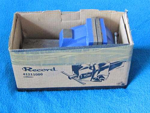 Vice, vice grip, clamp, bench mounted vice, metal work, workshop, fitter and turner, tools, desktop vice