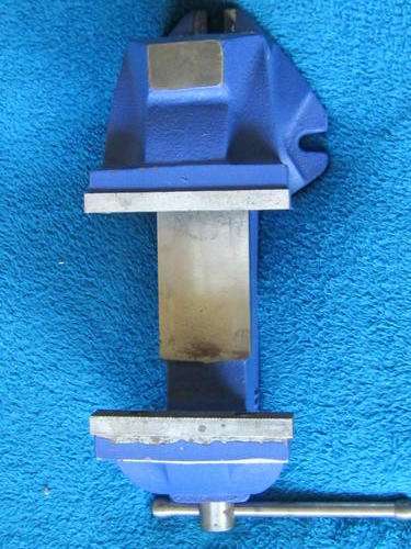 Vice, vice grip, clamp, bench mounted vice, metal work, workshop, fitter and turner, tools, desktop vice