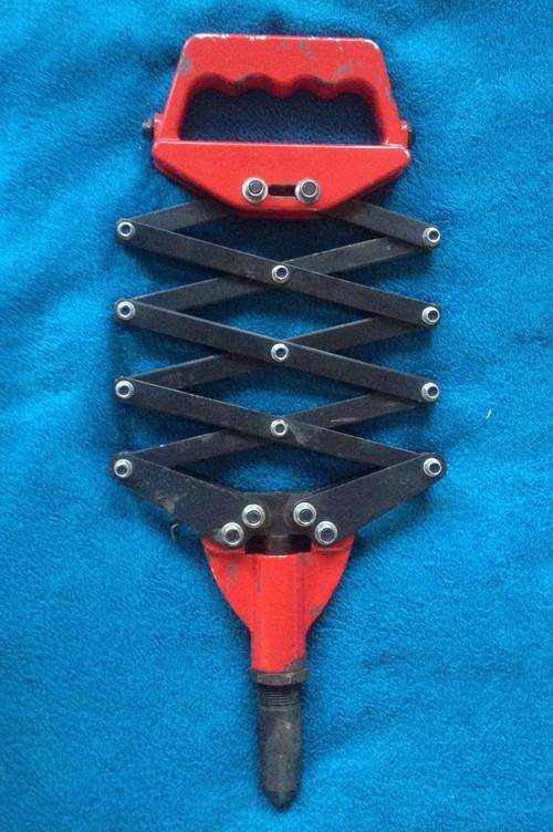Pop-rivet, hinged, rivetter, rivet