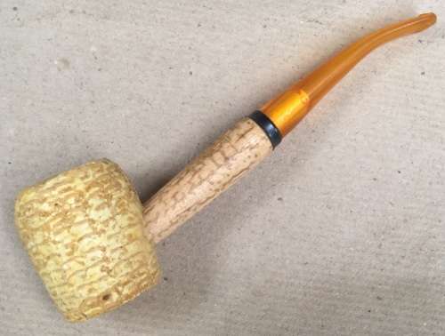 Corn cob pipe.....never used.....150 mm length