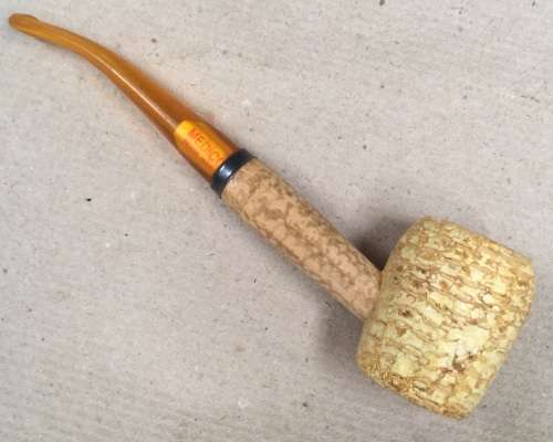 Corn cob pipe.....never used.....150 mm length