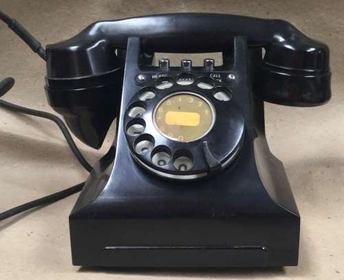 Vintage black Bakelite telephone in excellent condtion