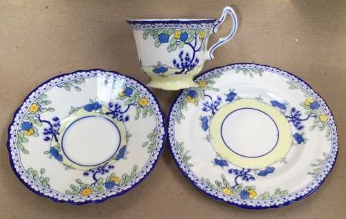 Royal Doulton H3977 trios, perfect condition.