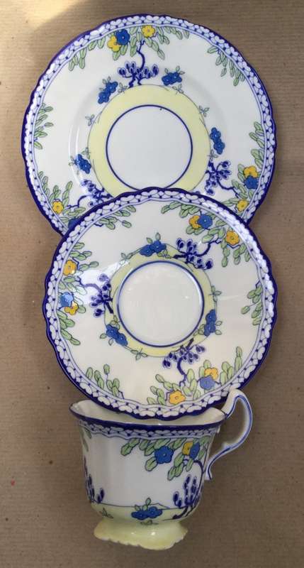 Royal Doulton H3977 trios, perfect condition.