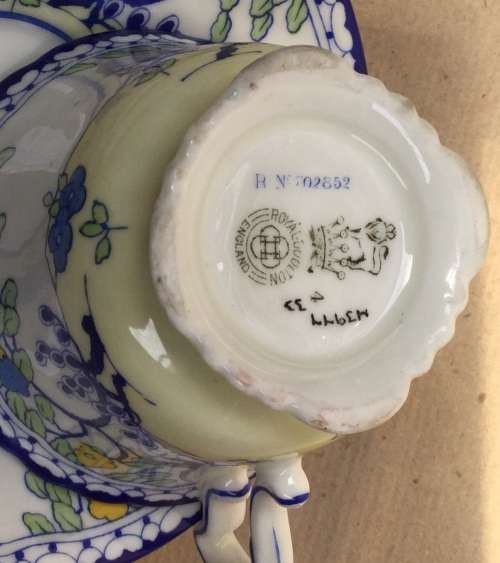Royal Doulton H3977 trios, perfect condition.