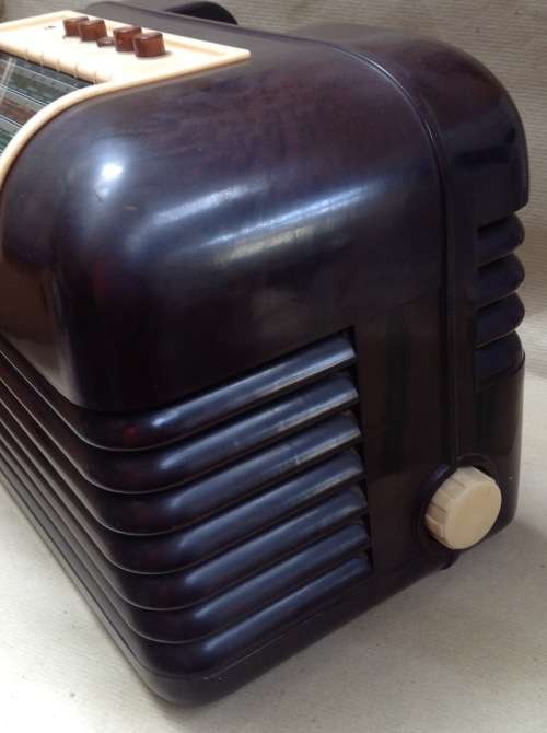 Mid century Bush type EBS 23 radio....outstanding condition and shortwave working. For cashcon