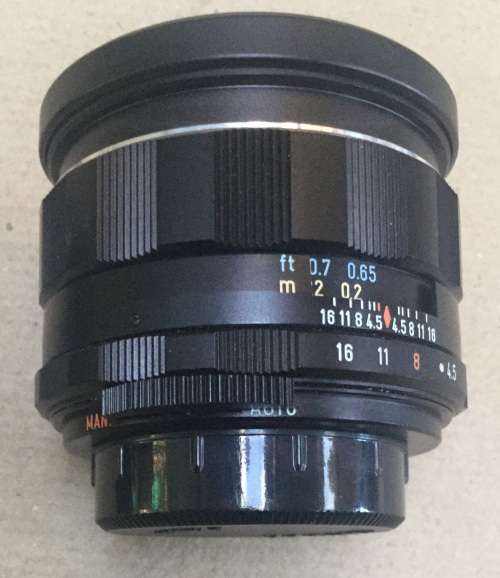 Takumar 1: 4.5 / 20 (M42) lens with hood