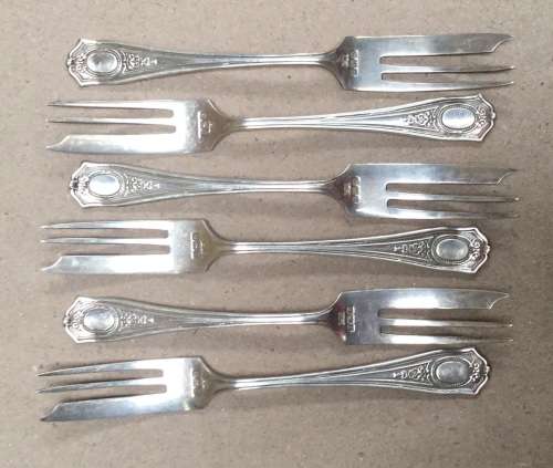 Sterling silver cake forks. Set of 6, 105 grams. Birmingham silver marks.