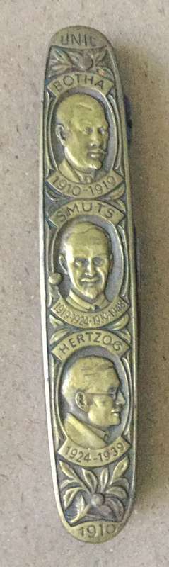 Botha - Verwoerd 1910-60 Union knife....brass case, blades sloppy