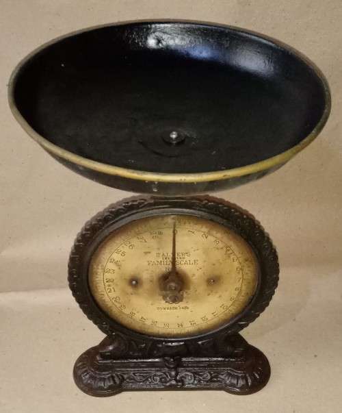 Vintage Salter No.45 Improved Family Scale.. in good and accurate condition