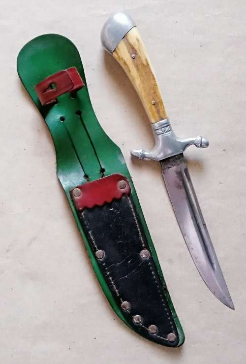 Vintage Puma hunting knife & scabbard