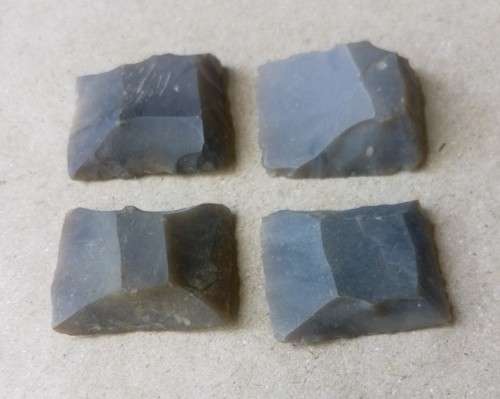 Musket flints 15/16ths width. Sold as a lot.