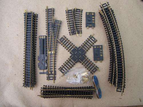 HO /OO tracks, 23 tracks plus extras...all in photo