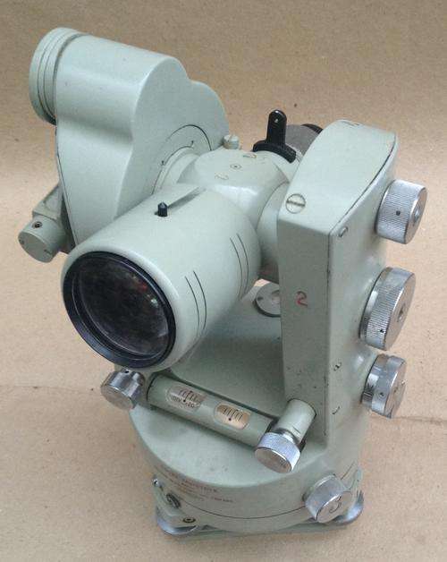Theodolite, as per photo with bespoke leather case.....postage R80.00