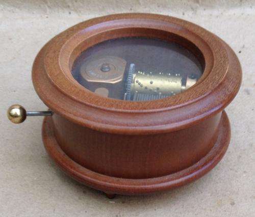 Jobin Swiss musical box, "Lara's Theme"....perfect condition....Postage R26.00