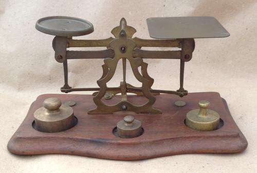 Brass Scale & Weights ( 200, 100 and 50 grams).