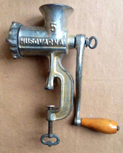 Husqavarna Reliance No 5 Mincer....vgc....postage R50.00