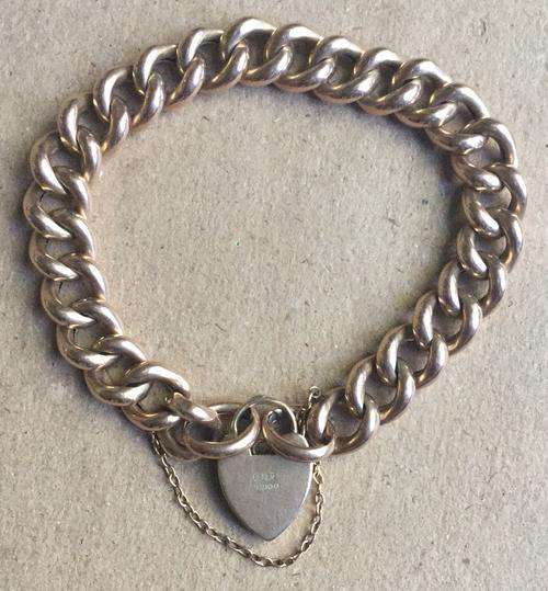 9ct / .375 Gold Chain&Lock, with safety chain 24.8 grams, approx 210 mm length