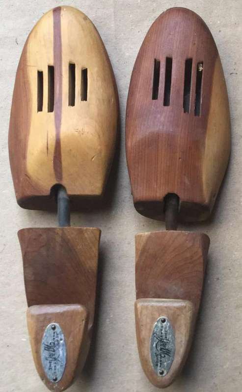 Johnson & Murphy Shoe Keepers....spring loaded wooden form for Large sizes