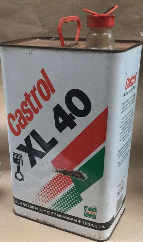 Castrol XL 40, 5 liter oil can