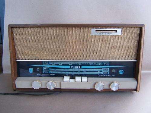 Philips "Compass" Radio
