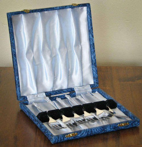 EPNS 6 Apostle Cake Forks in Box