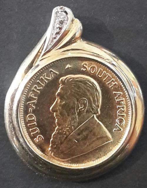 (CRAZY R1)1993 One Tenth (1/10) GOLD KRUGERRAND Mounted  in Gold Pendant