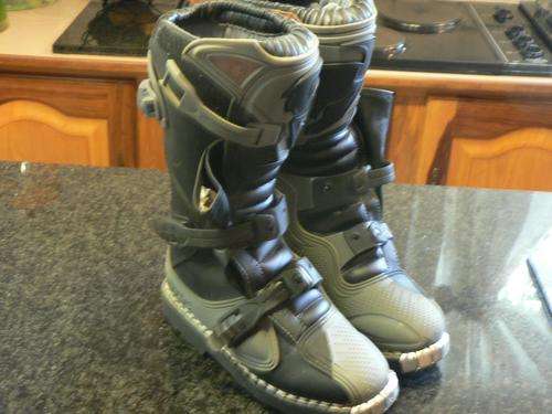 LADY'S QUAD BIKE / MOTOR CYCLE BOOTS