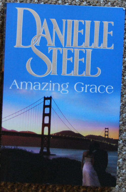 DANIELLE STEEL - AMAZING GRACE