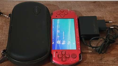Sony PSP Playstation Portable 2000 Slim DEEP RED