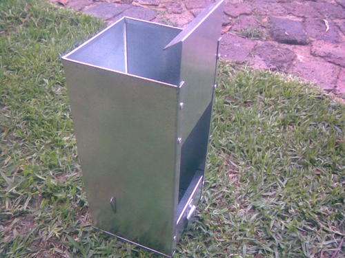 Rabbit feeders - used in very good condition