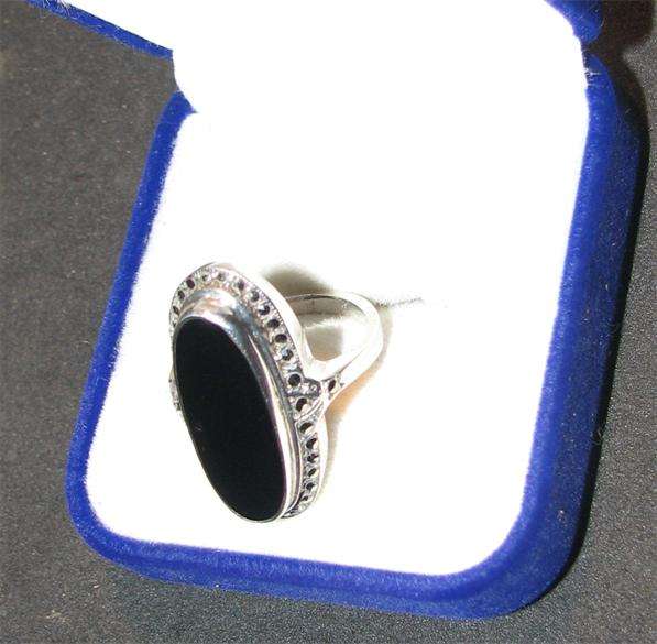MAGNIFICENT LARGE VINTAGE .925 SILVER BLACK ONYX AND MARCASITE RING @CrAzy R1 START