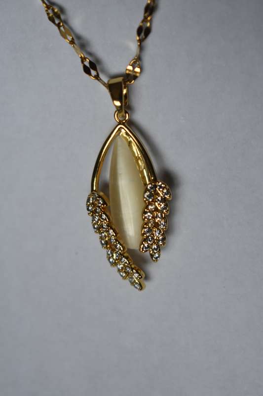 `R999` Bargain Valentines 18K Gold Plated Necklace