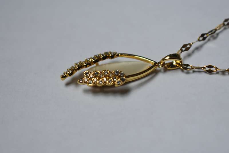 `R999` Bargain Valentines 18K Gold Plated Necklace