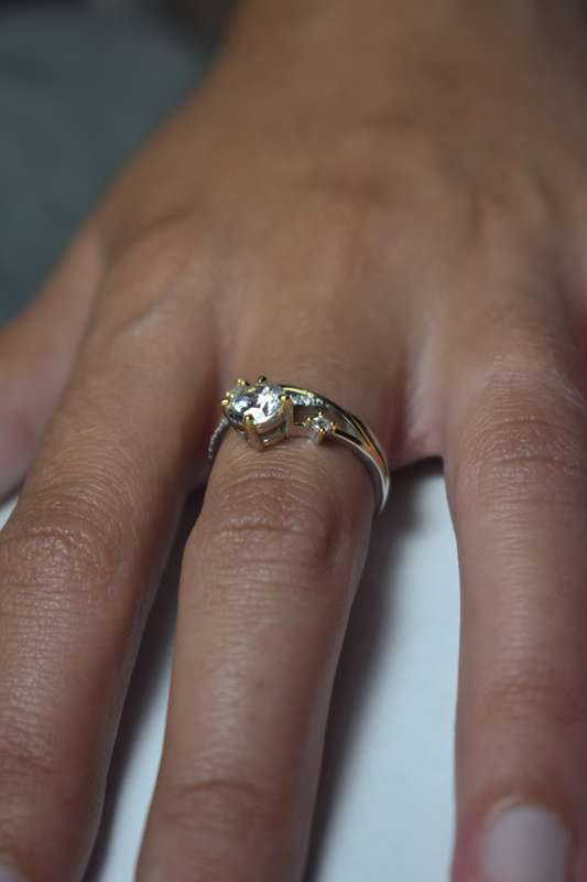 `R7500` Unique Ring with 1ct Moissanite