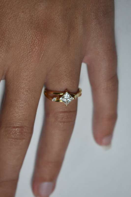 R8000!!!! Engagement Ring With `GRA` certificate