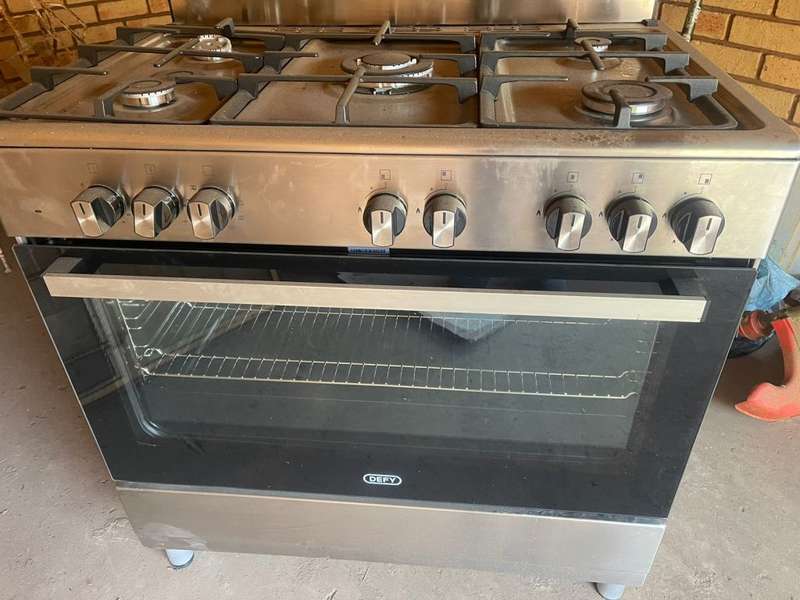 Defy Gas Stove