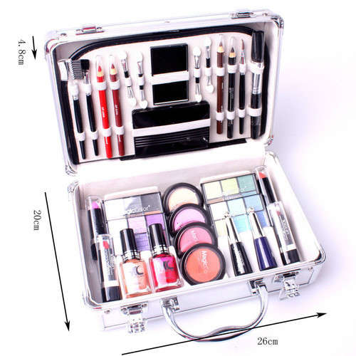 Magic Color Make Up Kit with carry case, 30 Piece Set