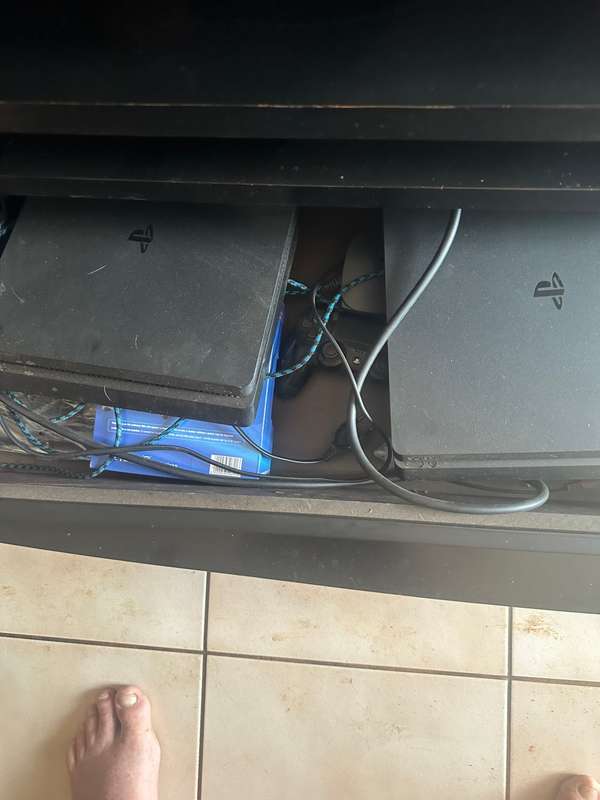 PS4 slim consoles