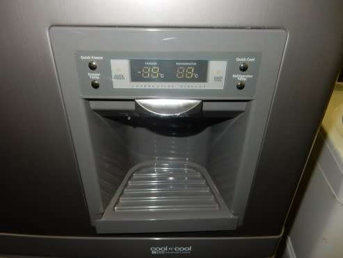 Samsung 710 Litre Cooltech Plus Fridge & Freezer