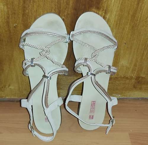 Ladies size 7 shoes( Heels, flat and more)
