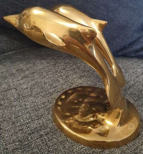 2 Dolphins on a stand