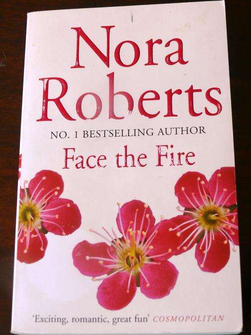 Nora Roberts - Face the Fire