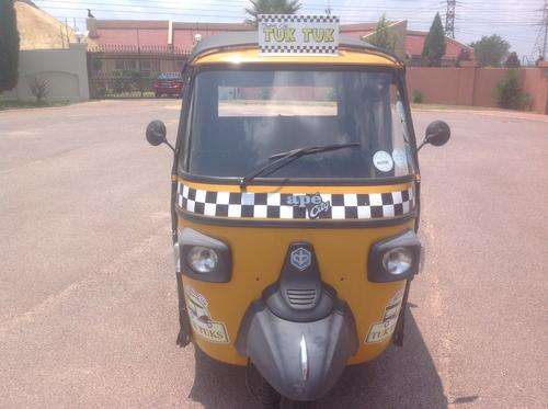 Tuk Tuk Taxi - Piaggio Ape City - 2013