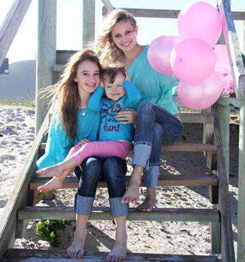 Professional Family Photo Shoot on Location* by LG Photography